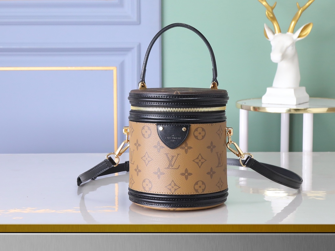 LV Classic Handbag Monogram Shadow Model M25121 Monogram Pattern Everyday